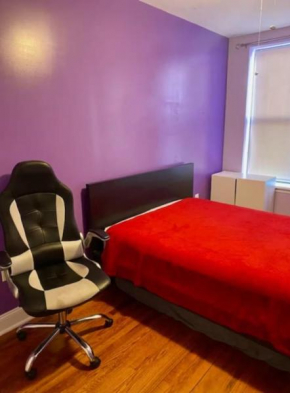 Large room for 2 people near Manhattan